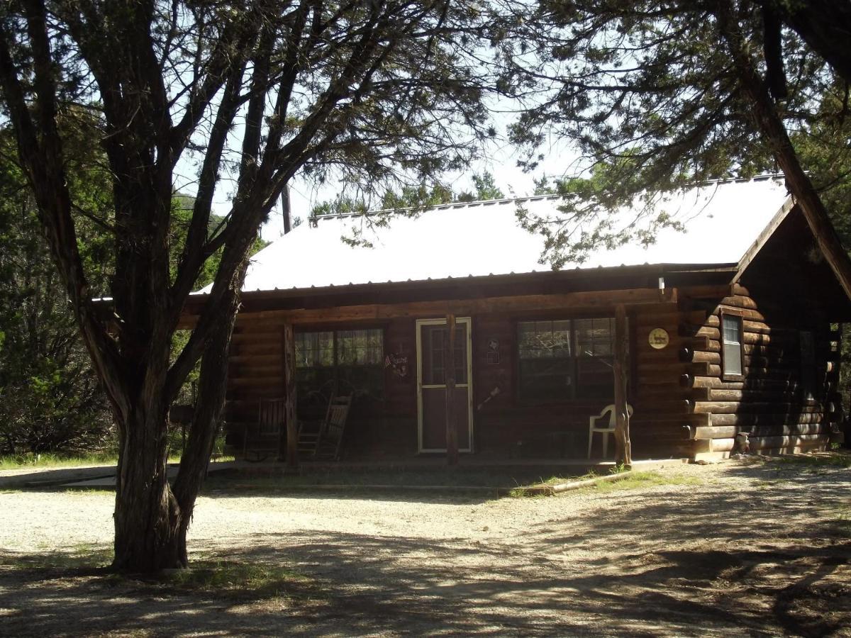 A Peace Of Heaven Cabins And Rv Vanderpool Exterior photo